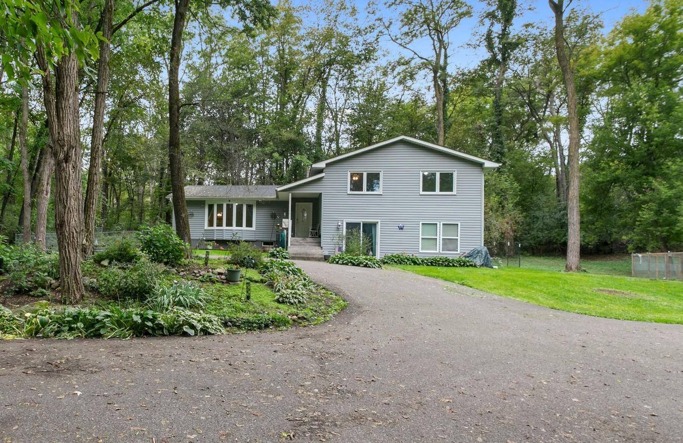 9045 Inver Grove TRL, Inver Grove Heights, MN 55076