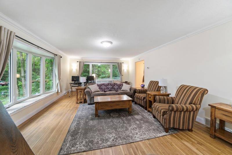 9045 Inver Grove TRL, Inver Grove Heights, MN 55076