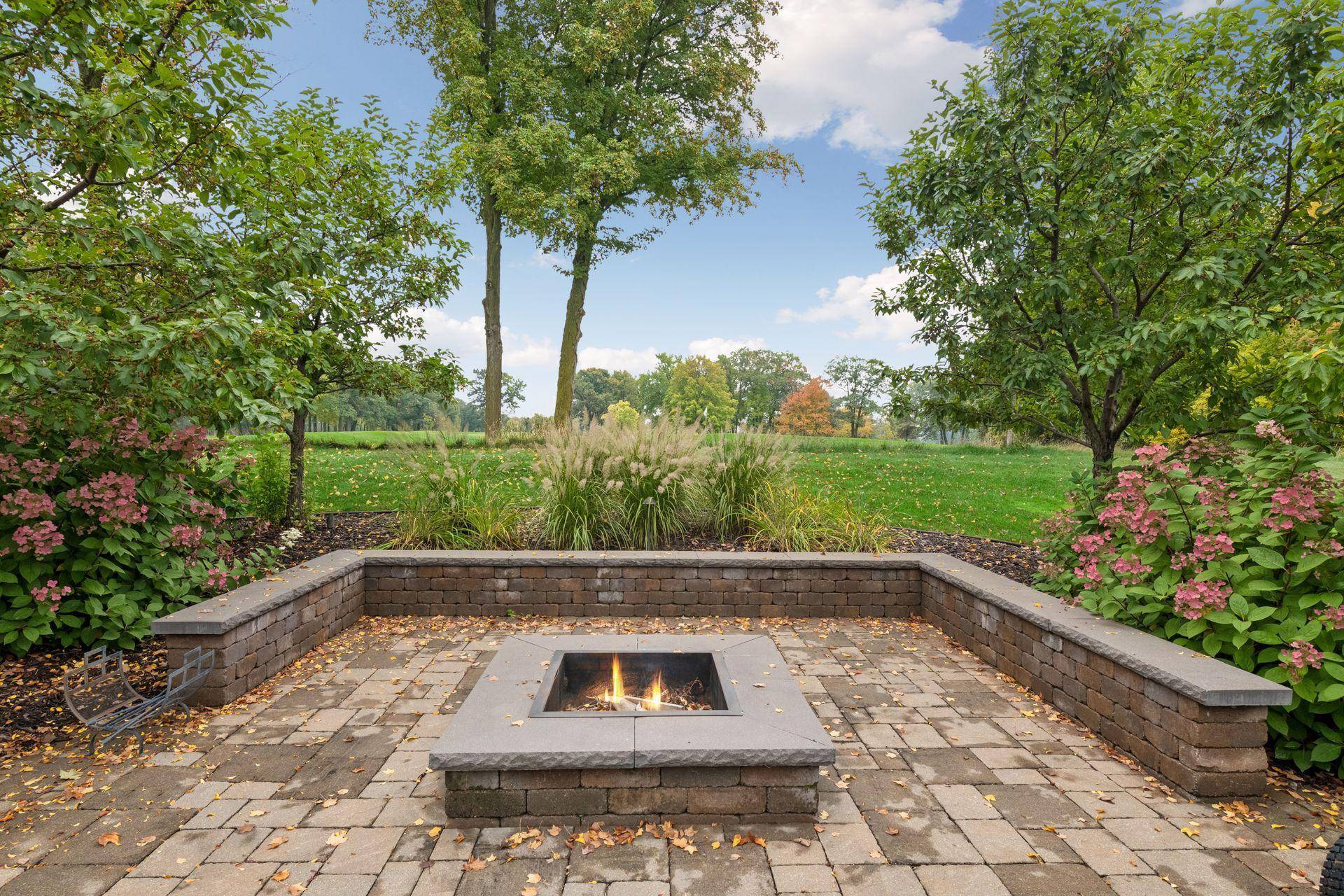 655 Shawnee Woods RD, Medina, MN 55340