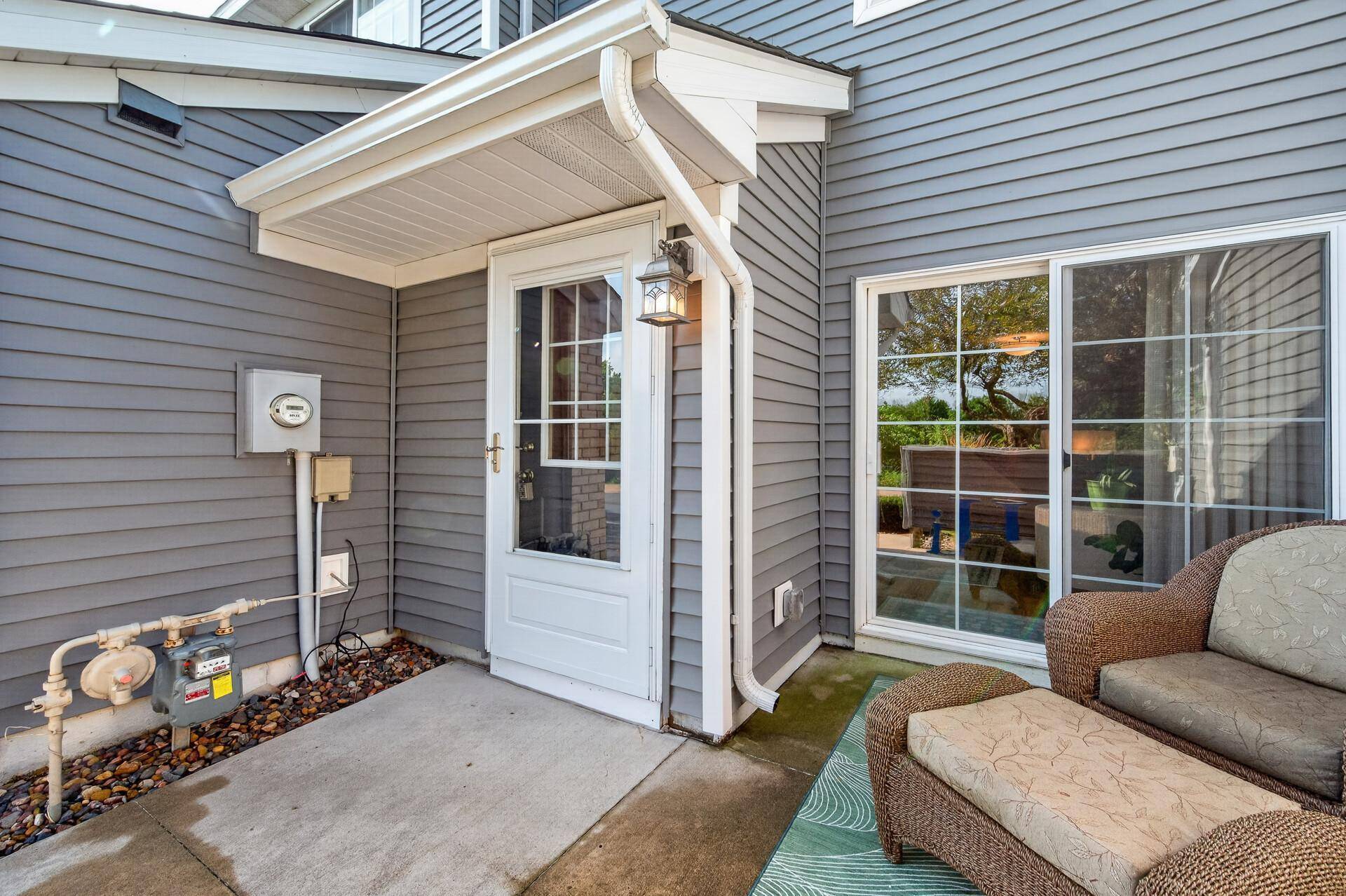 493 Marshland TRL, Chanhassen, MN 55317