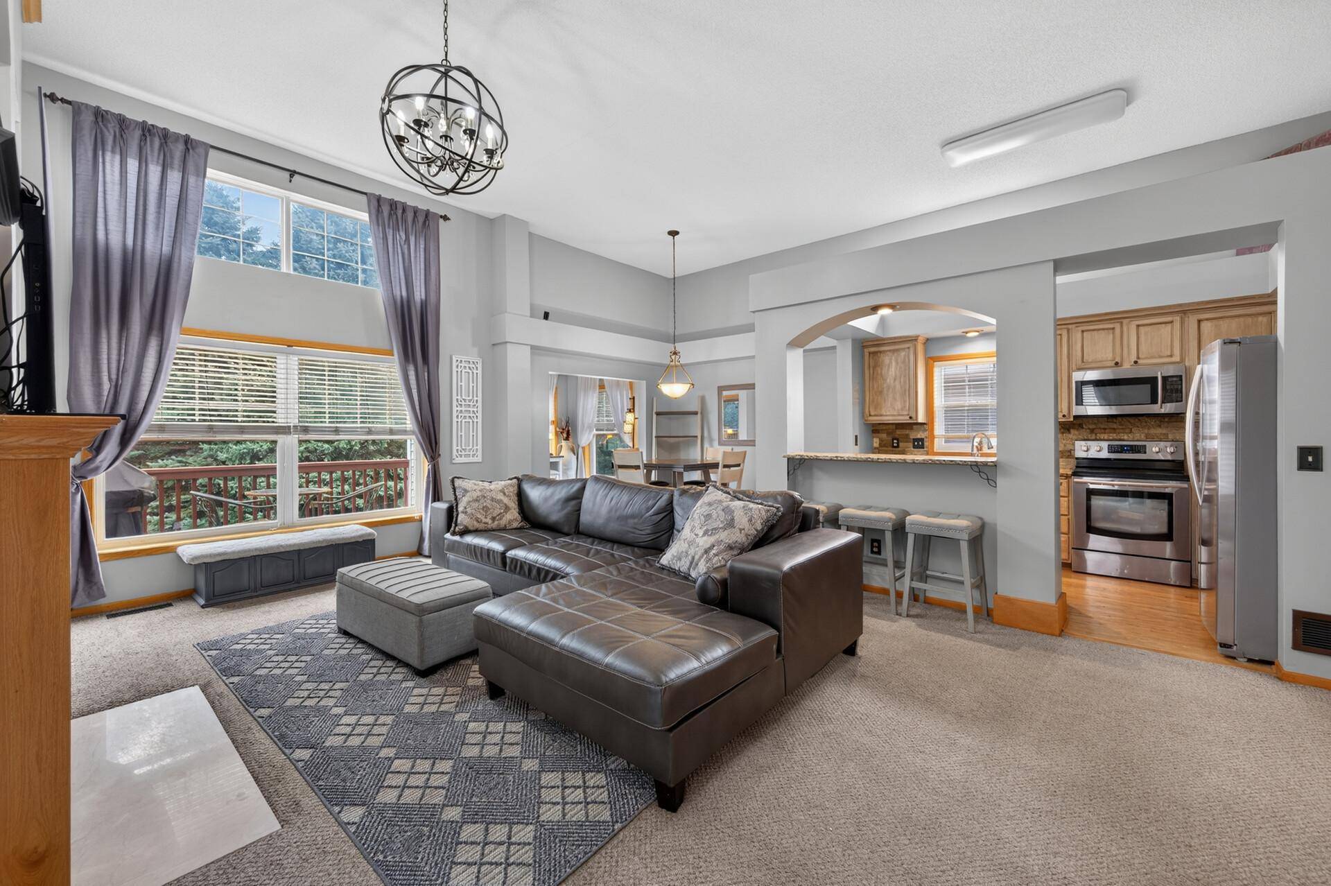 10154 Country Club Curve, Woodbury, MN 55129