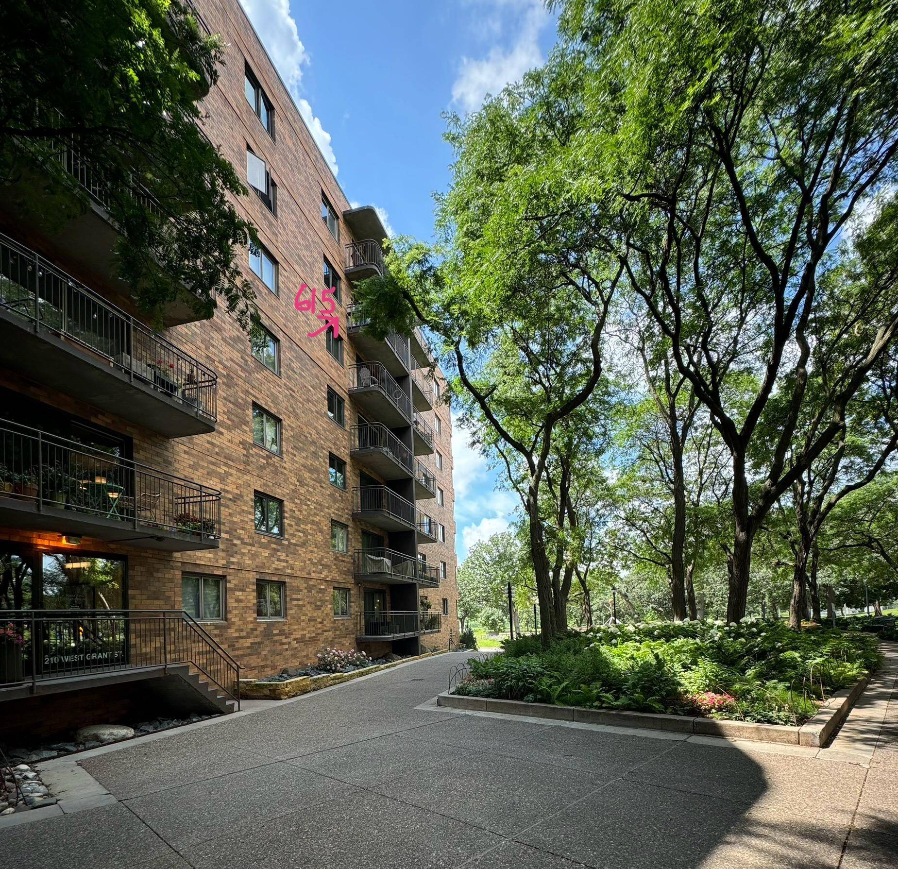 210 W Grant ST #615, Minneapolis, MN 55403