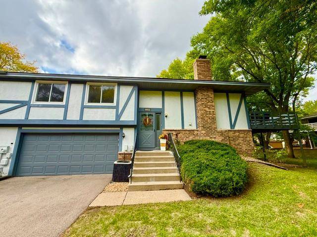 6852 Macbeth CIR, Woodbury, MN 55125
