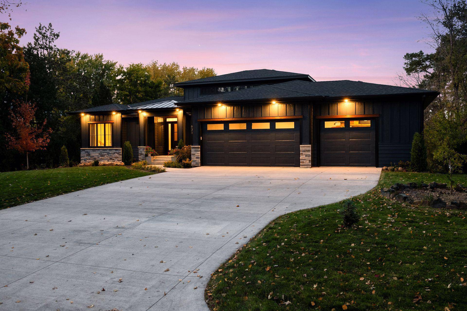 631 Callahan PL, Mendota Heights, MN 55118