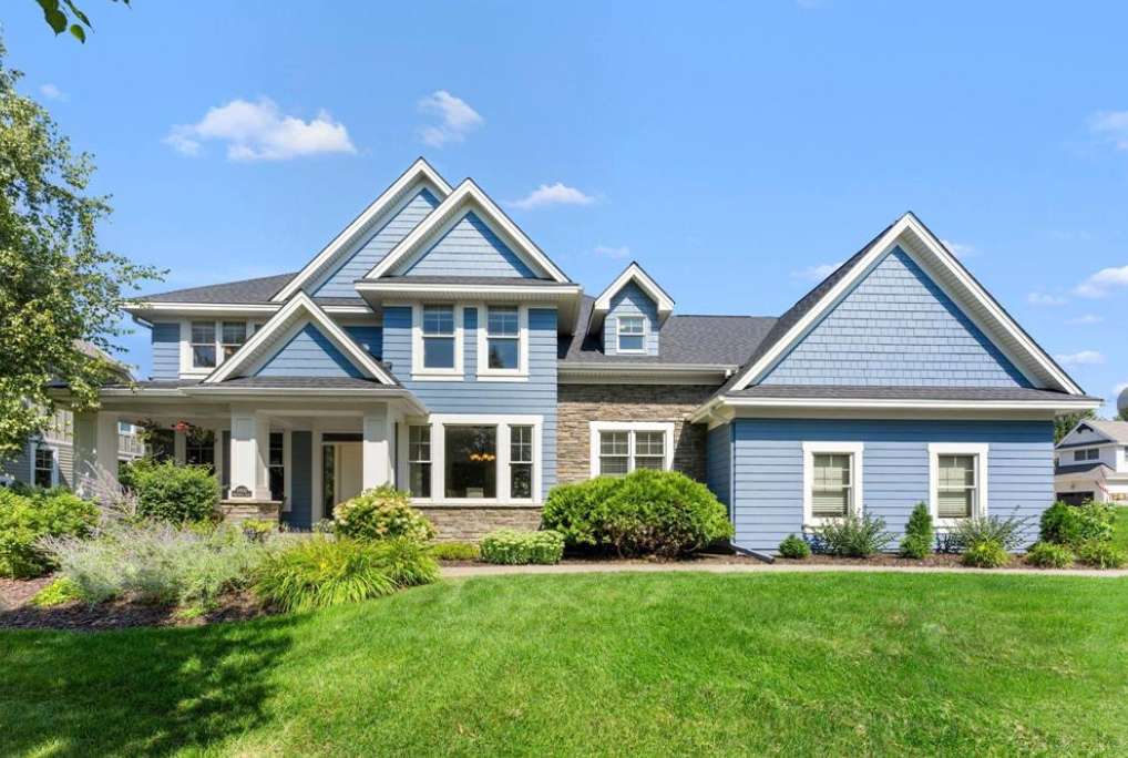 10930 Bentwater LN, Woodbury, MN 55129