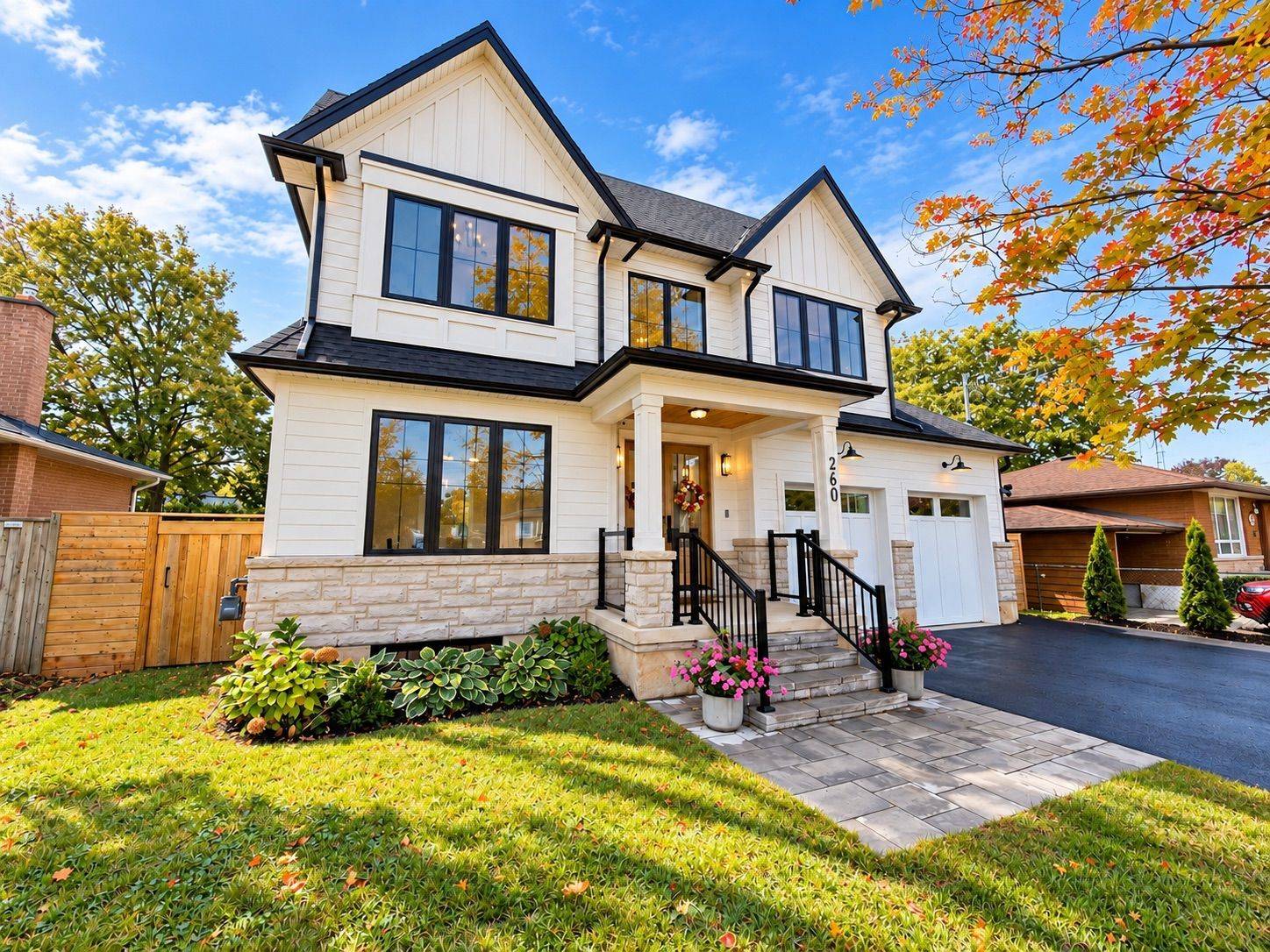 260 Kent CRES, Burlington, ON L7L 4T1