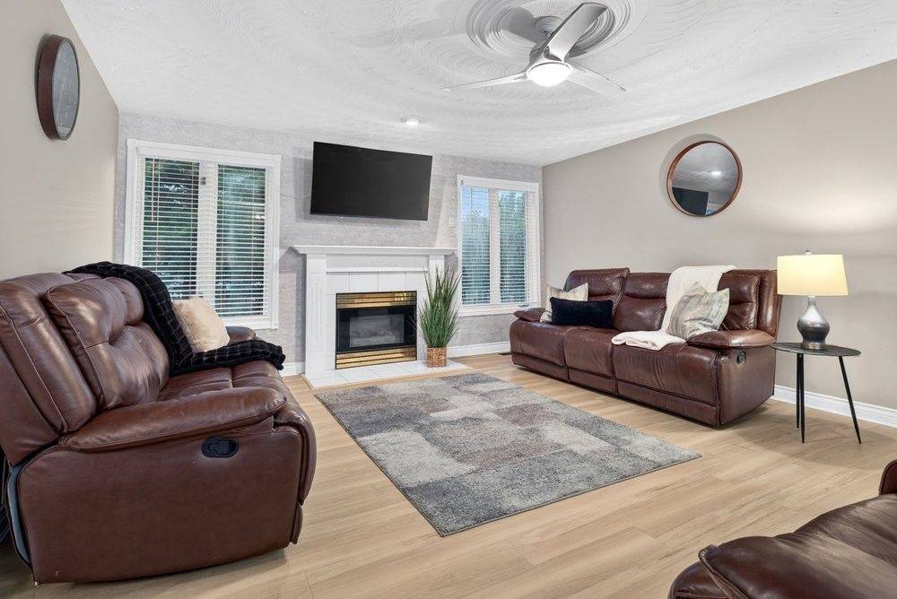28 Glen Forest DR, Hamilton, ON L8K 5V8