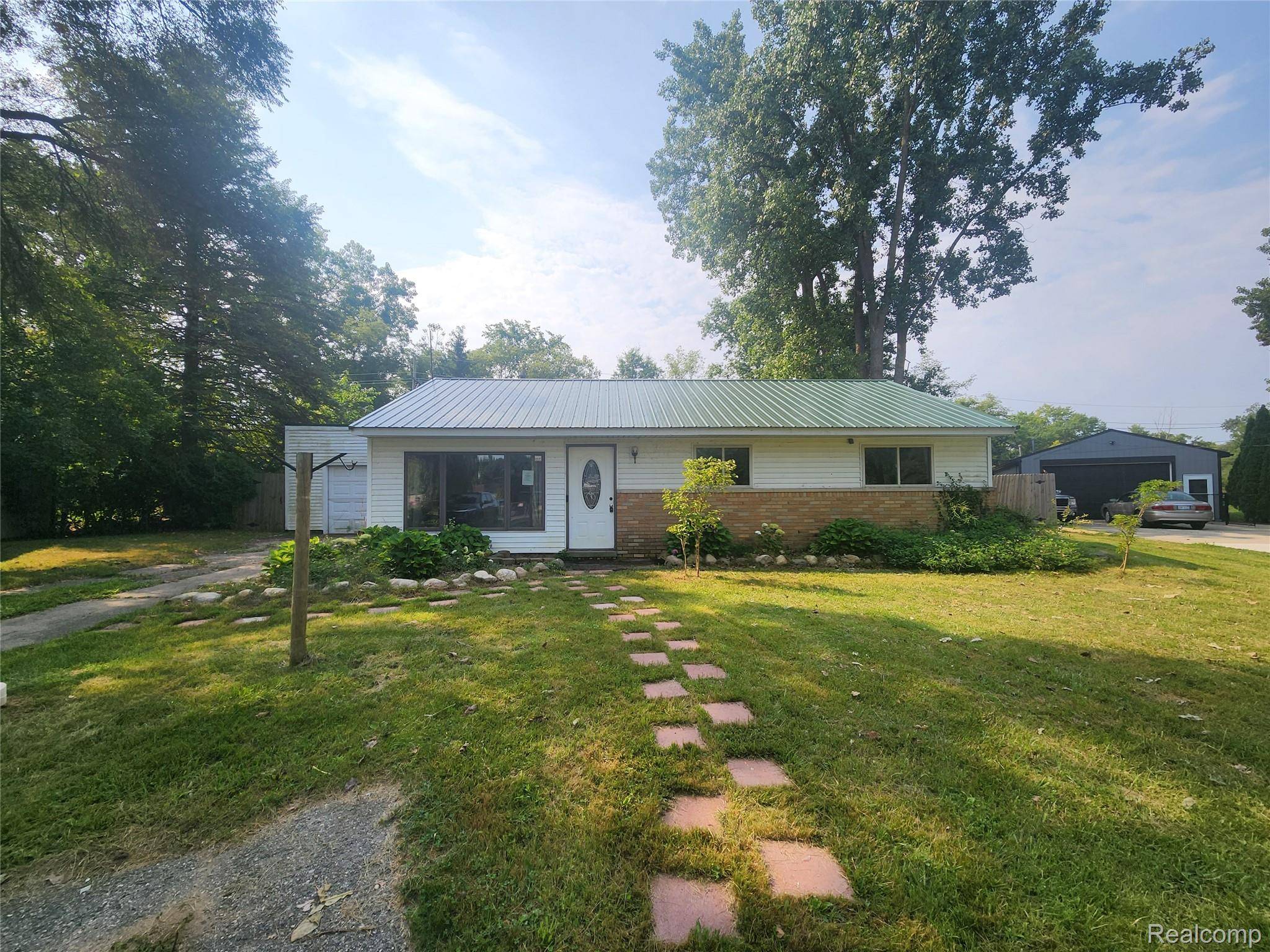 262 Betty ST, Brandon Charter Township, MI 48462