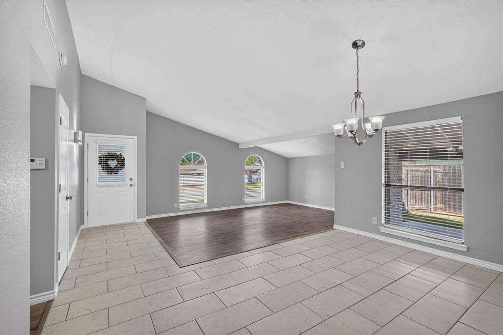 4721 Woodfield Drive, Arlington, TX 76016
