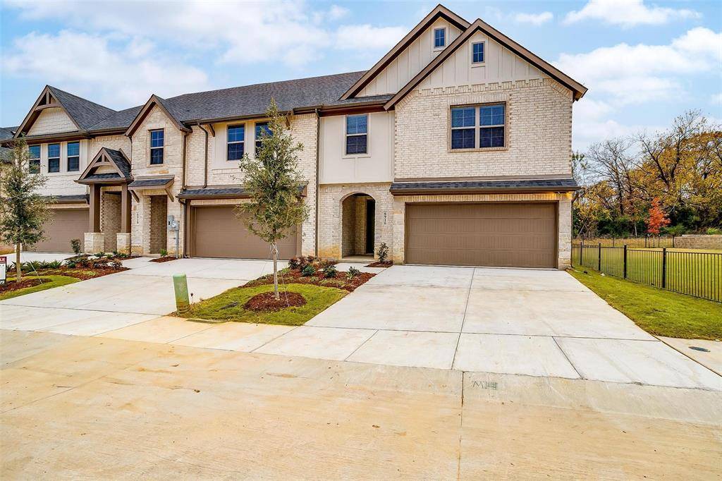 800 Homeplace Circle, Mansfield, TX 76063