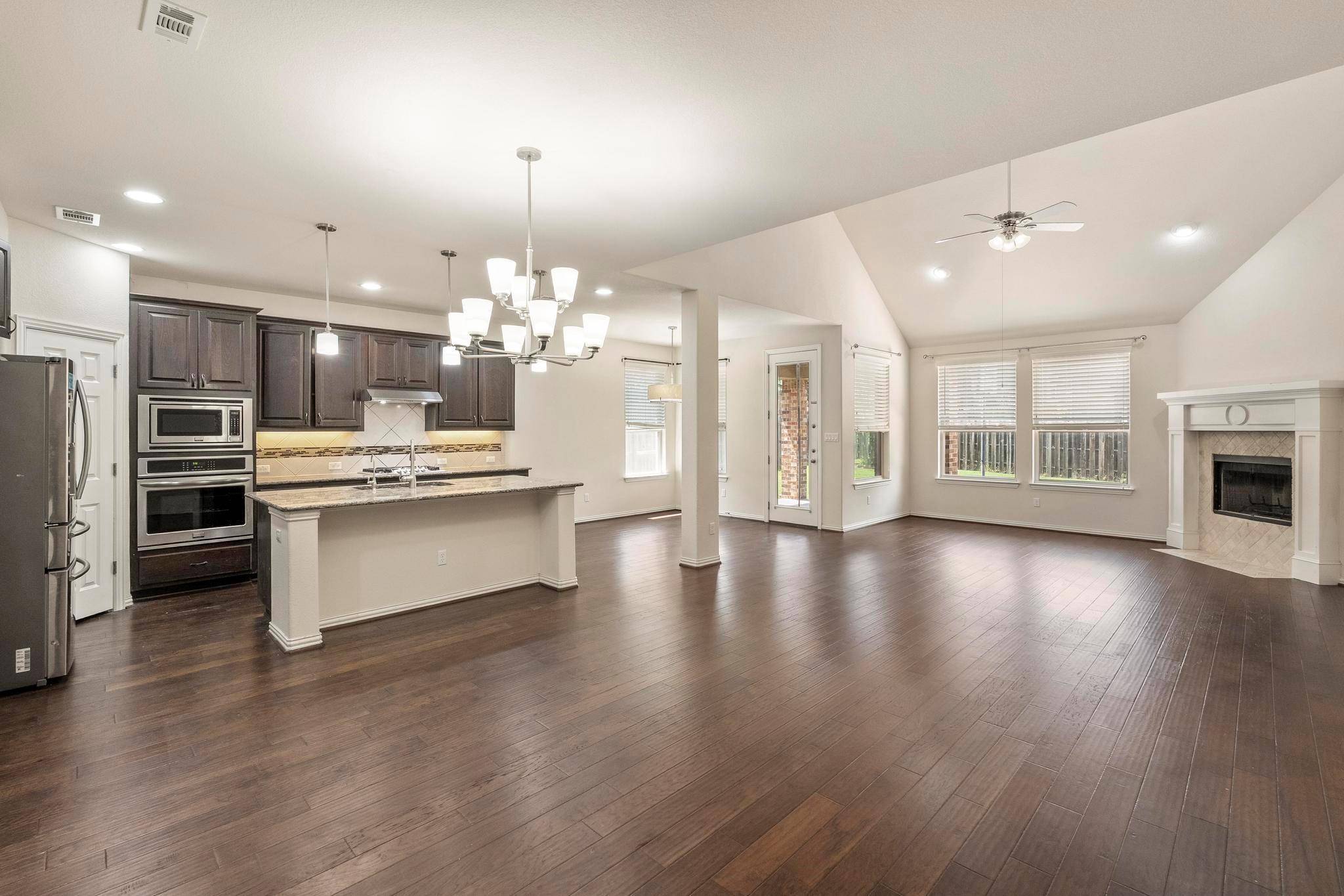 272 Nantucket CIR, Austin, TX 78737