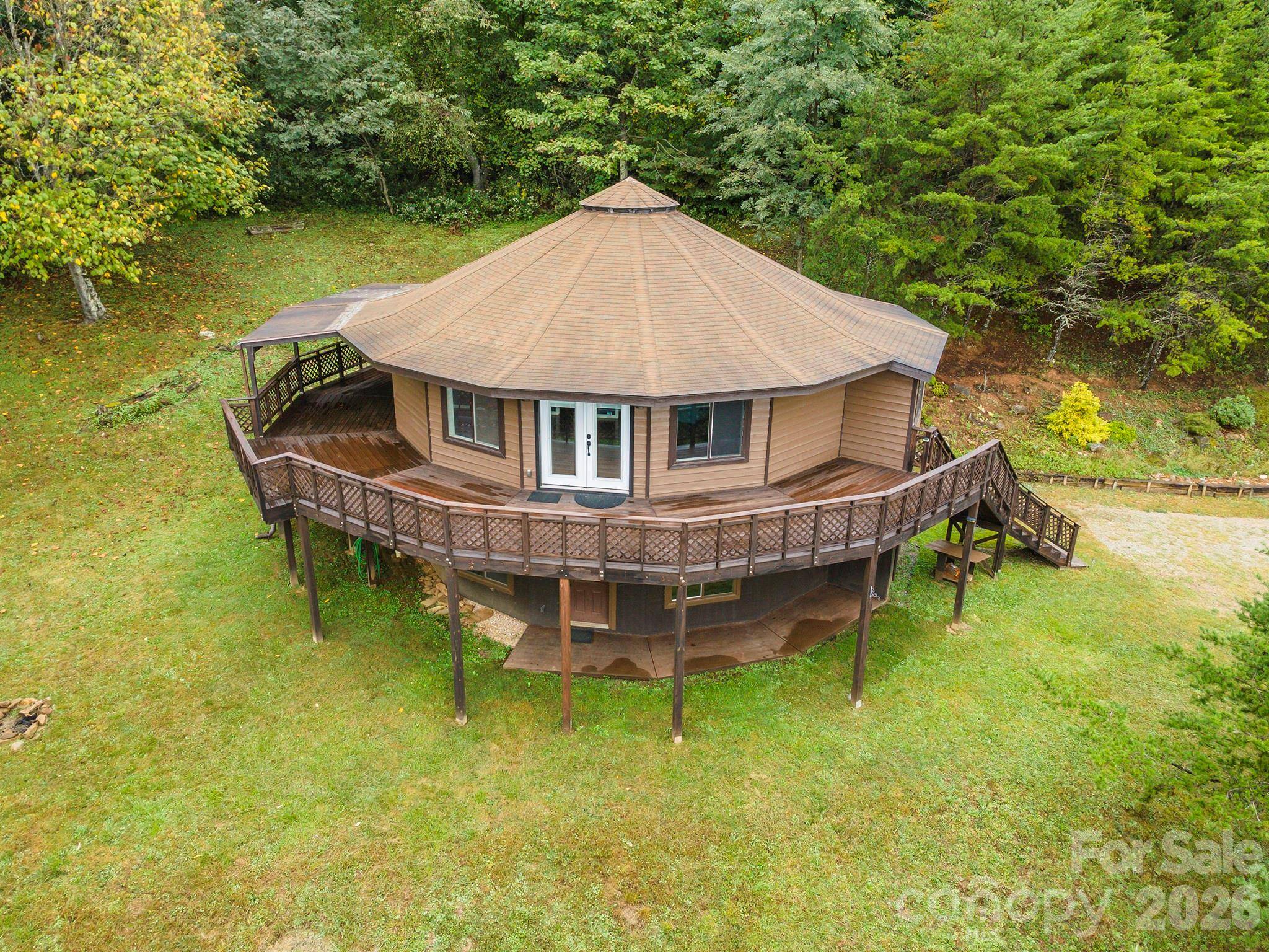 281 Bearwallow TRL, Leicester, NC 28748