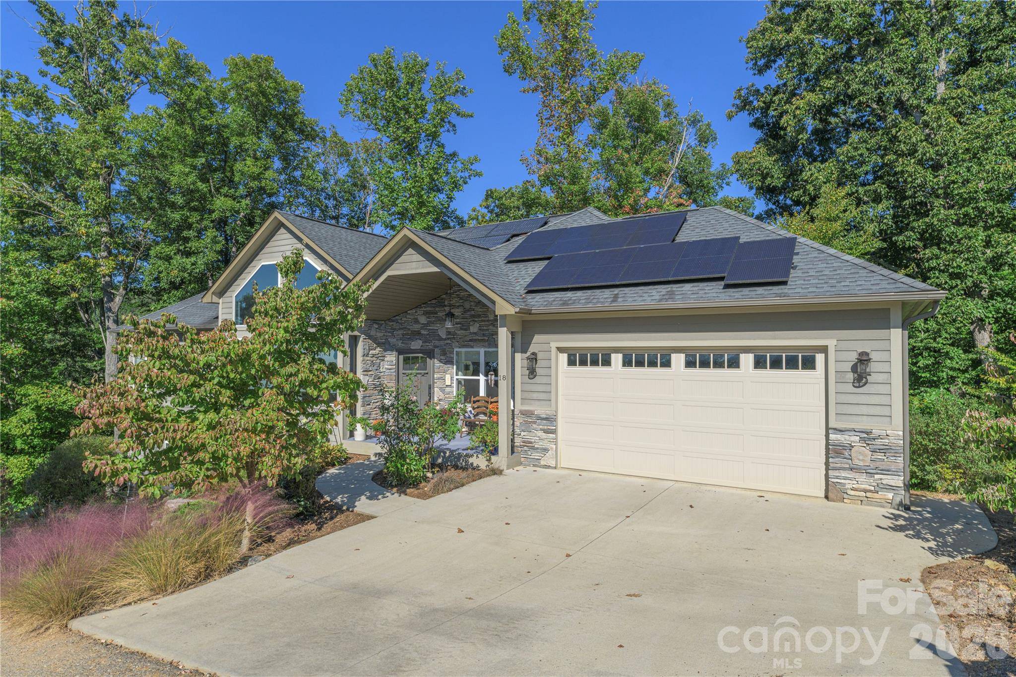 18 Herron View LN, Weaverville, NC 28787