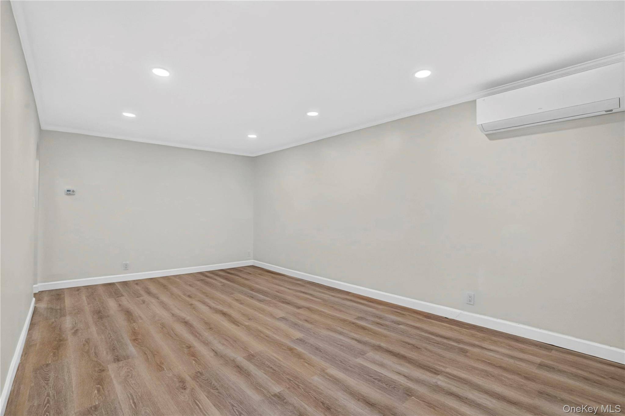 8953 Vanderveer ST, Queens Village, NY 11427