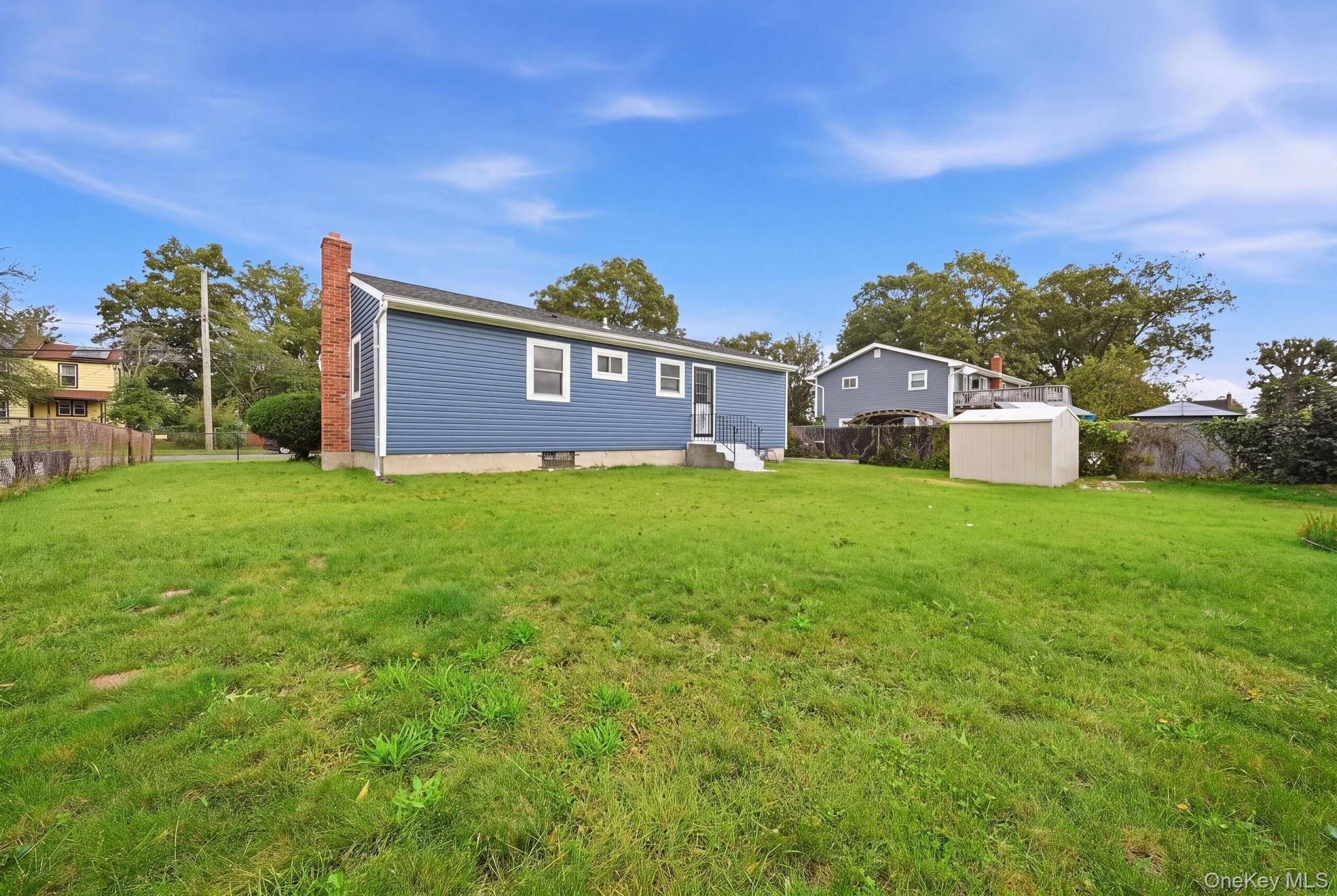 14 Holt ST, Amityville, NY 11701