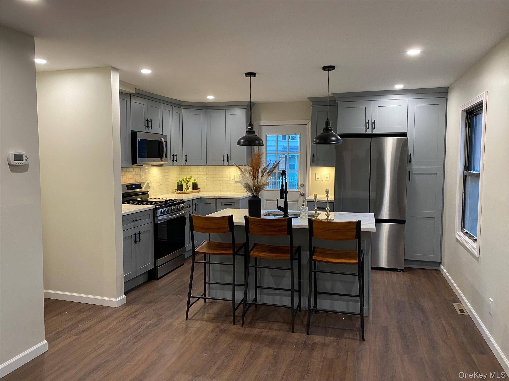 24-22 Evers CT, Bridgeport, NY 06610