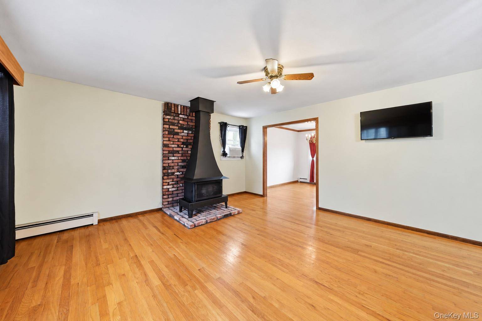 295 Depot RD, Huntington Station, NY 11746