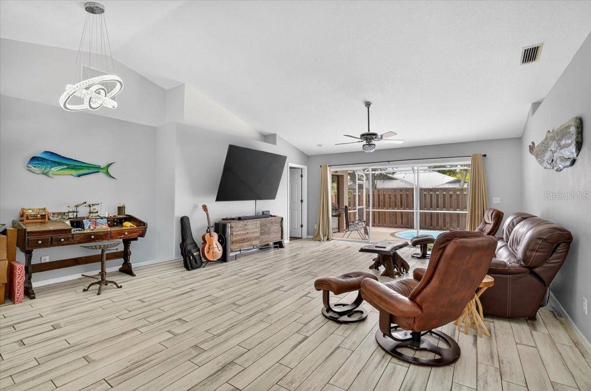 1881 SUMMER WALK CIR, Sarasota, FL 34232