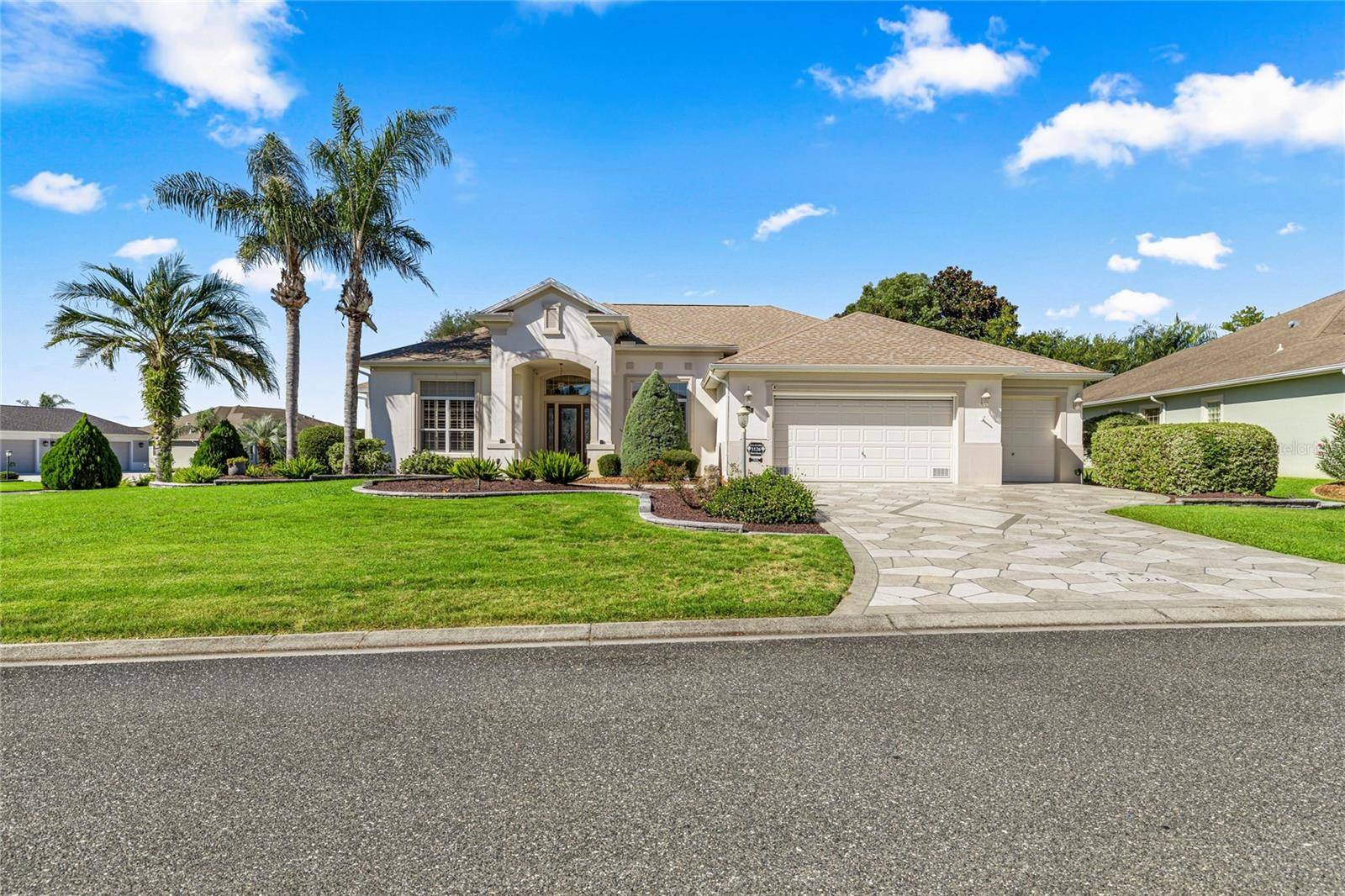 1126 MIONA SHORES DR, The Villages, FL 32162