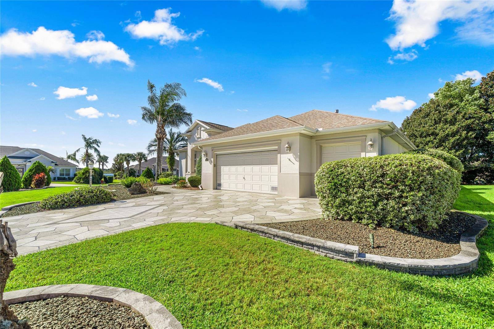 1126 MIONA SHORES DR, The Villages, FL 32162