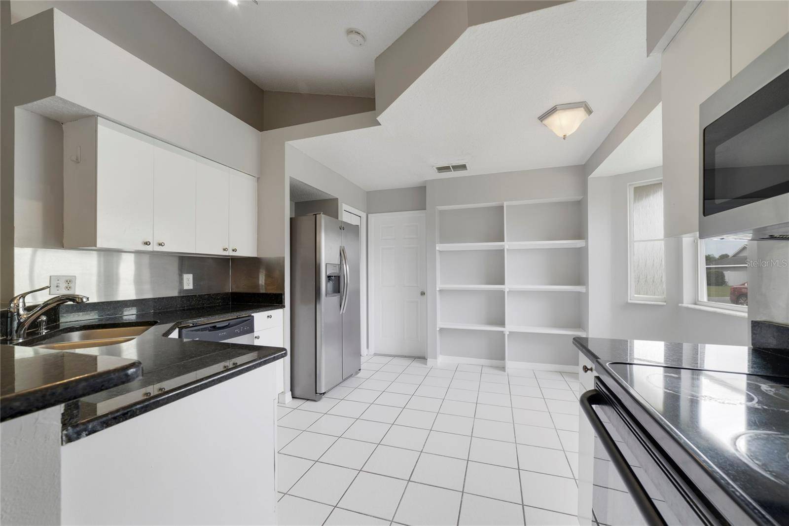 520 HANGING MOSS RD, Davenport, FL 33837