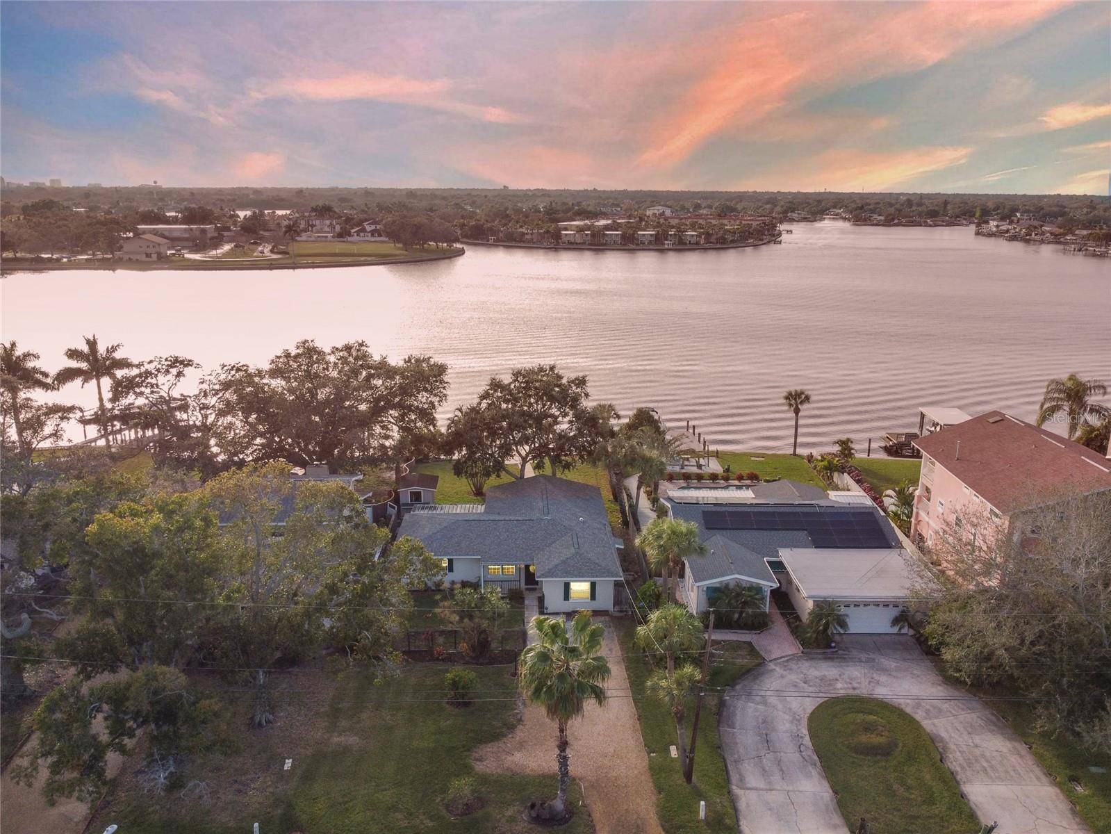 3618 SHORE ACRES BLVD NE, St Petersburg, FL 33703