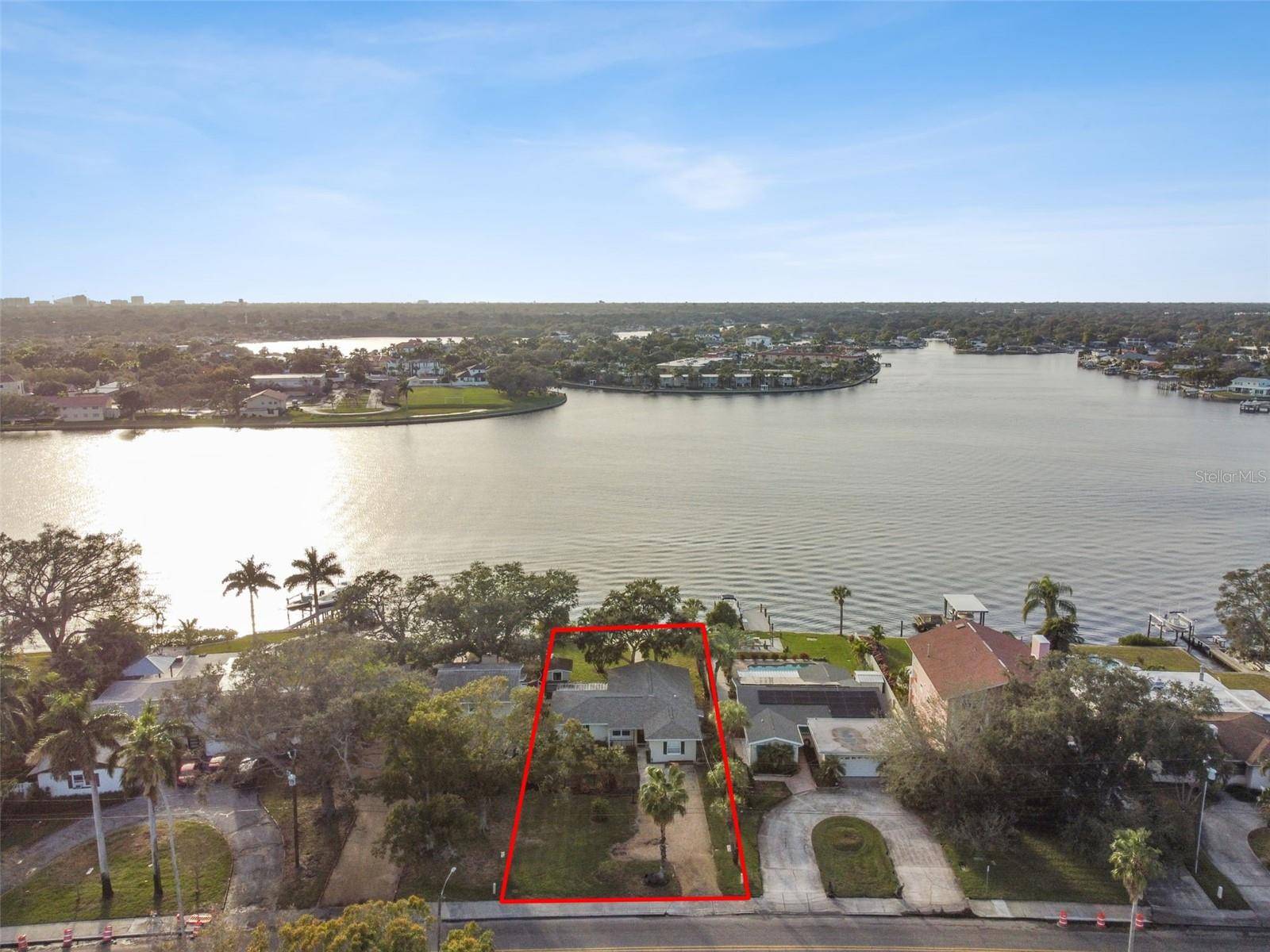 3618 SHORE ACRES BLVD NE, St Petersburg, FL 33703