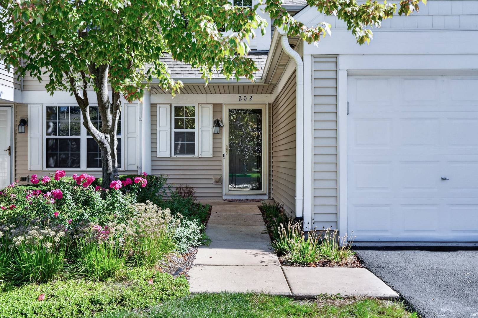 2903 Bartlett CT #202, Naperville, IL 60564