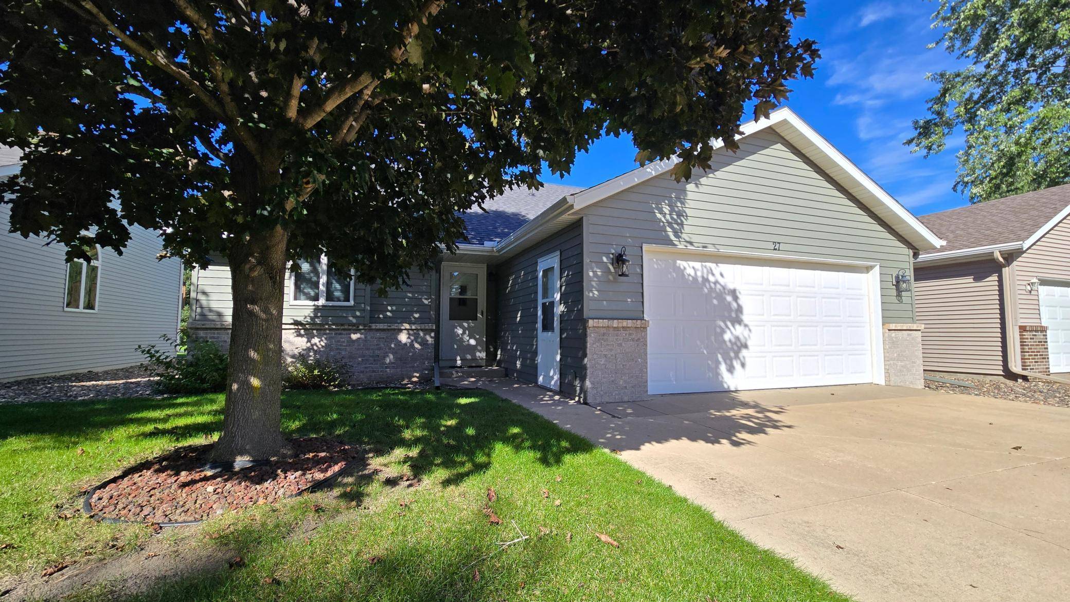 27 Pine Tree CT, Sartell, MN 56377