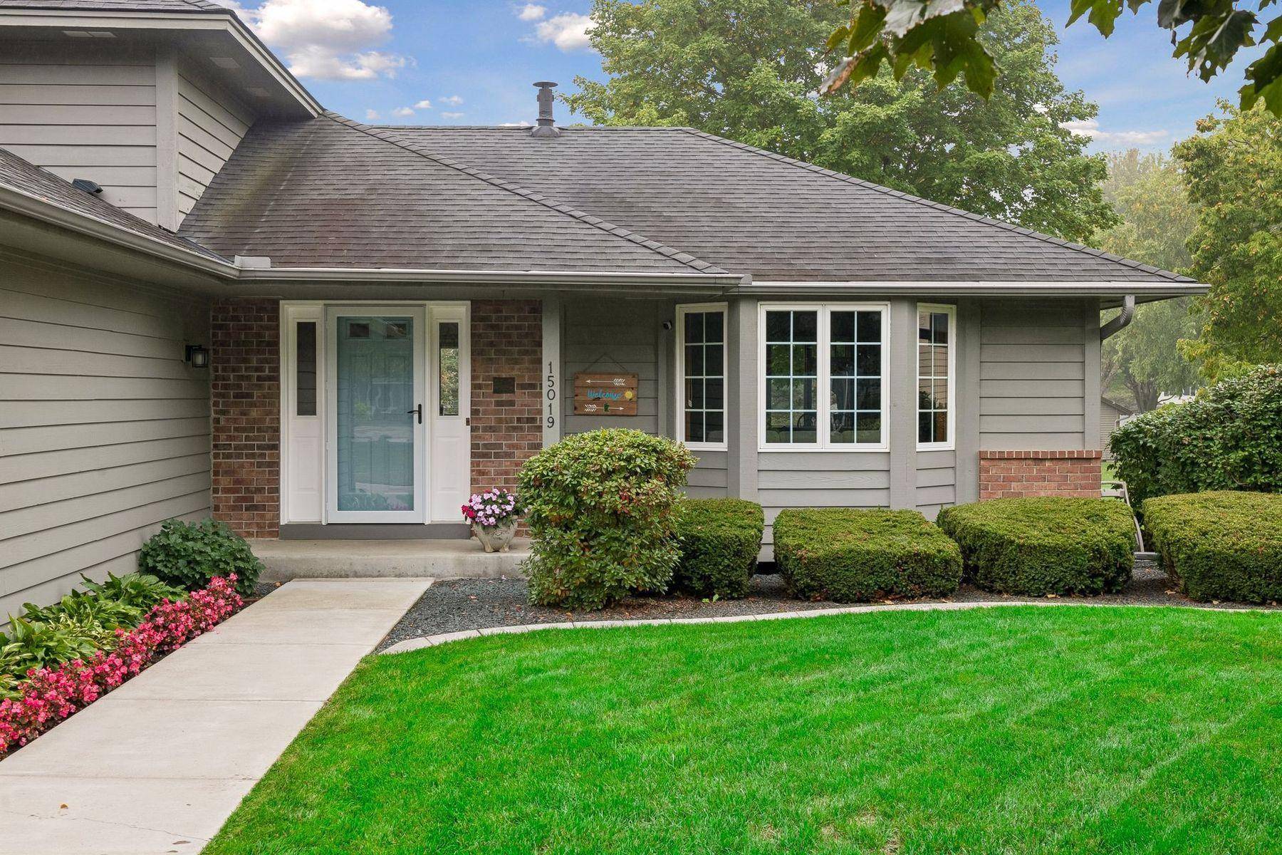 15019 Village Woods DR, Eden Prairie, MN 55347