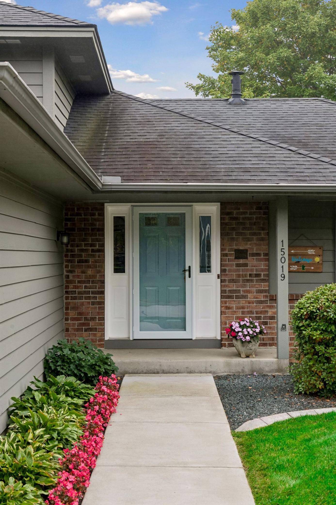 15019 Village Woods DR, Eden Prairie, MN 55347