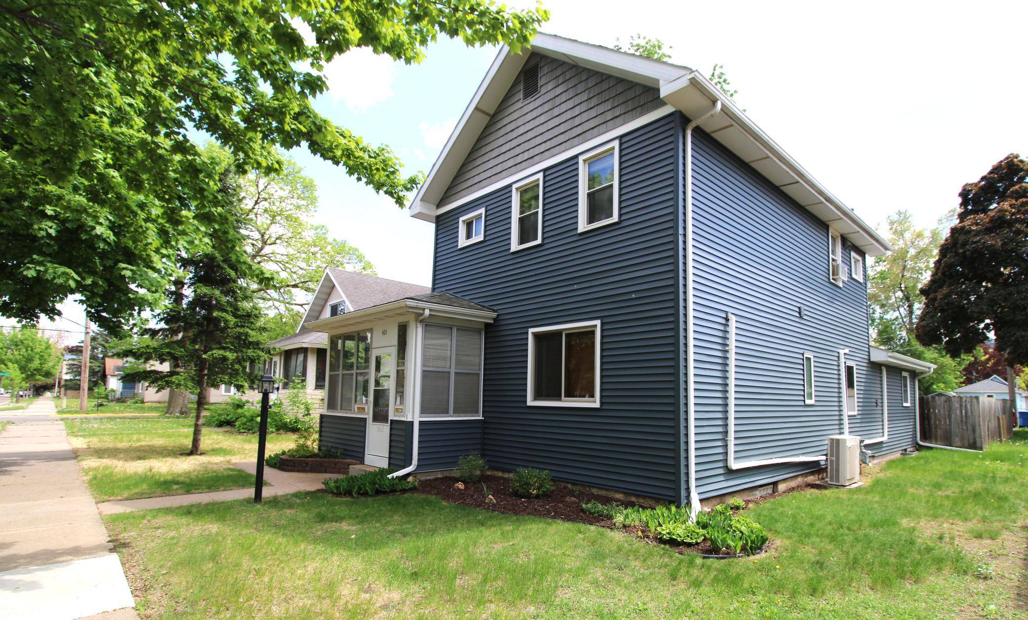 421 E Sanborn ST, Winona, MN 55987