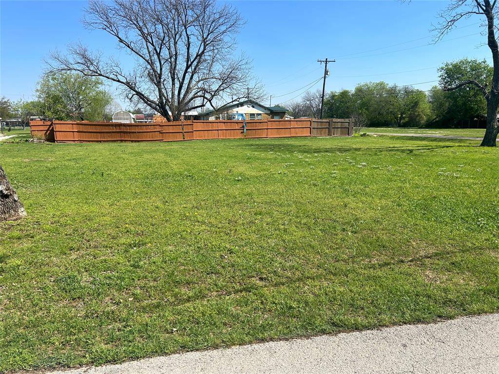 116 Hinton Street, Tioga, TX 76271
