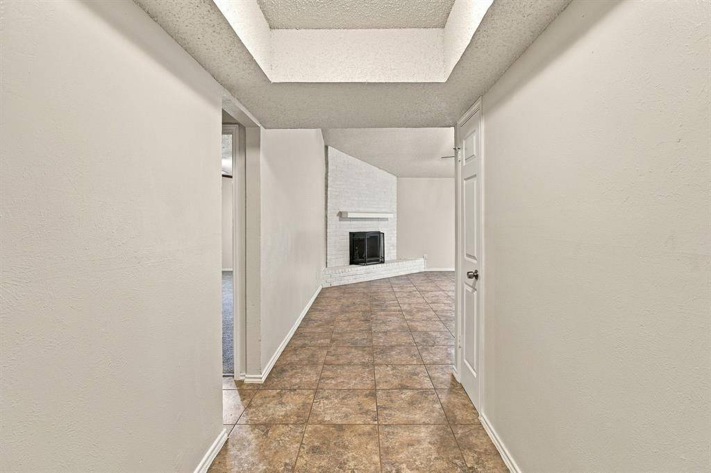 4807 Crestmont Court, Arlington, TX 76017