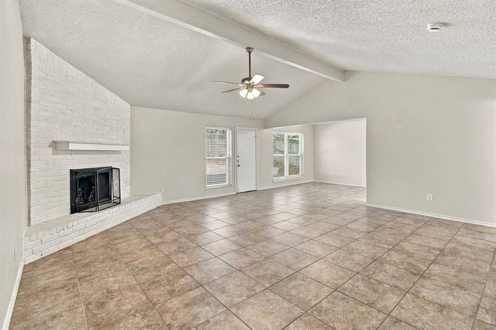4807 Crestmont Court, Arlington, TX 76017