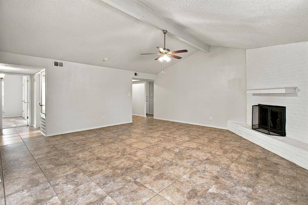 4807 Crestmont Court, Arlington, TX 76017