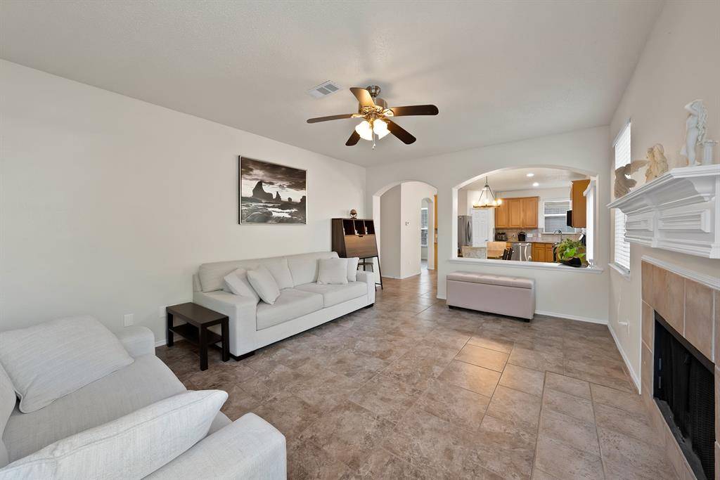 11005 Fawn Valley Drive, Fort Worth, TX 76140