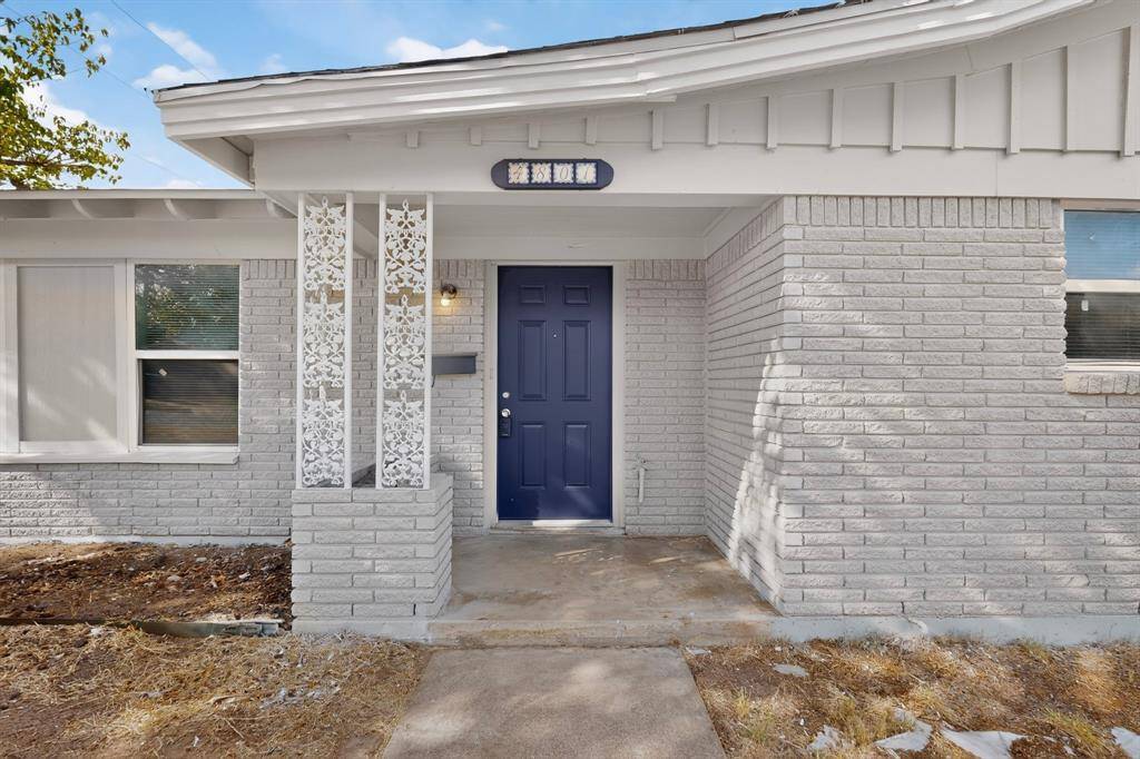 4801 Hollowbrook Road, Fort Worth, TX 76103