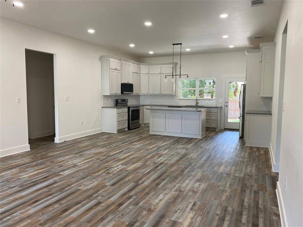 702 Davis Avenue, Quitman, TX 75783
