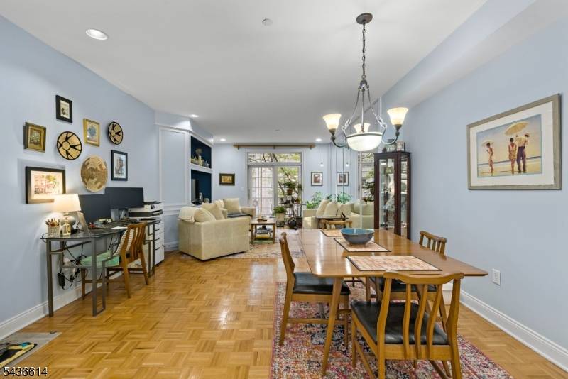 208-32 Shearwater Ct #32, Jersey City, NJ 07305