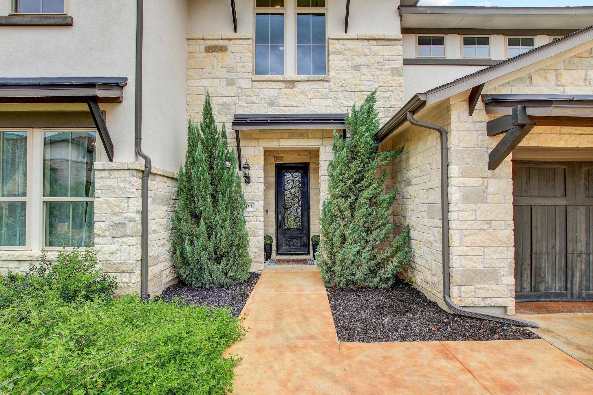 304 Coniglio CV, Austin, TX 78738