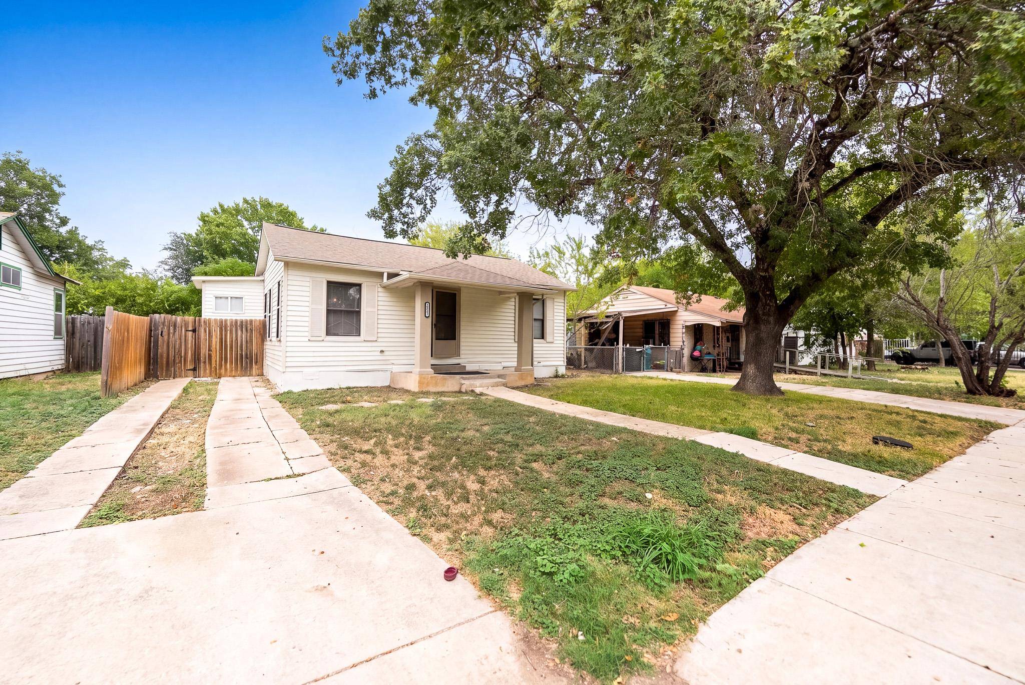 1627 Thorain BLVD, San Antonio, TX 78201