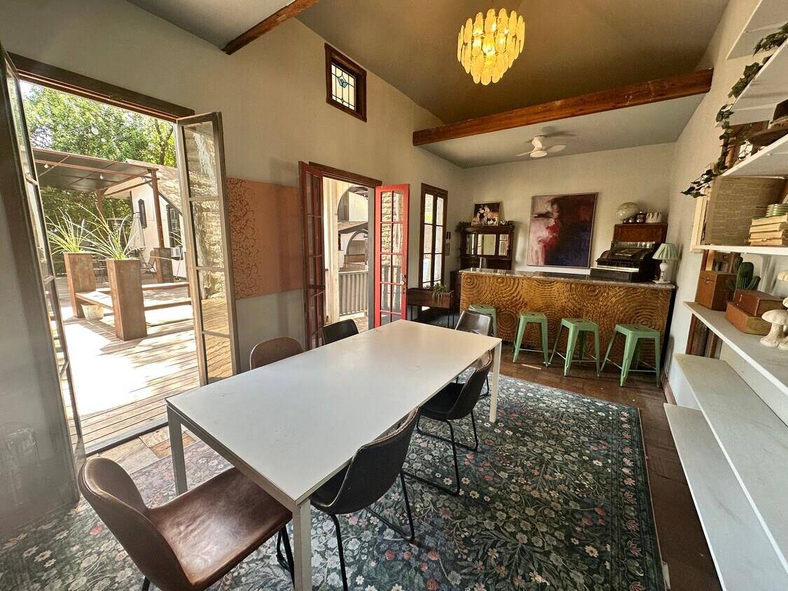 200 N Main ST, Buda, TX 78610
