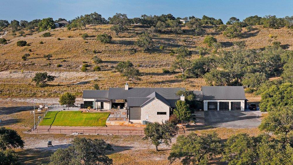 417 Summit Spring LN, Johnson City, TX 78636
