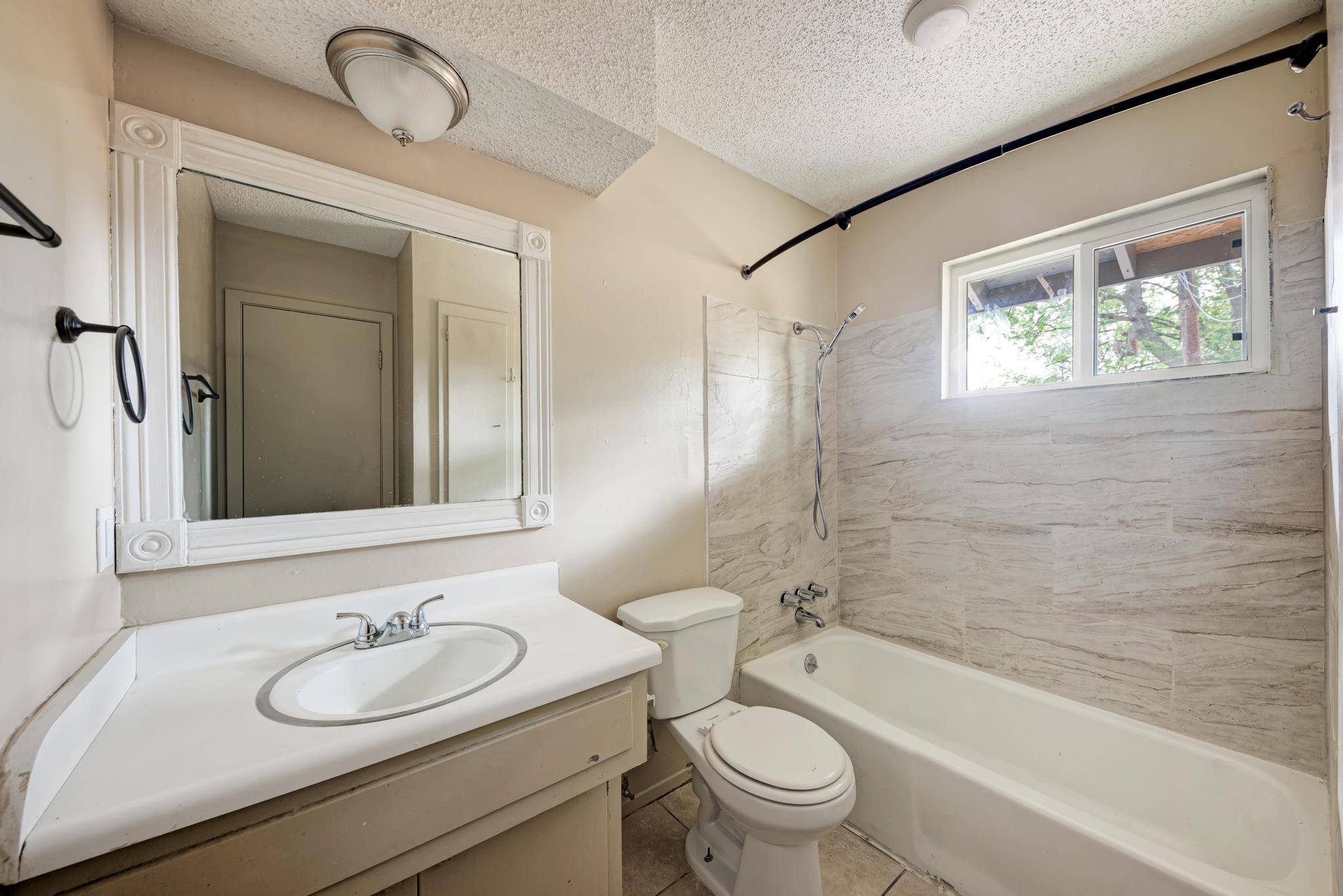 8103 Exmoor DR #B, Austin, TX 78757