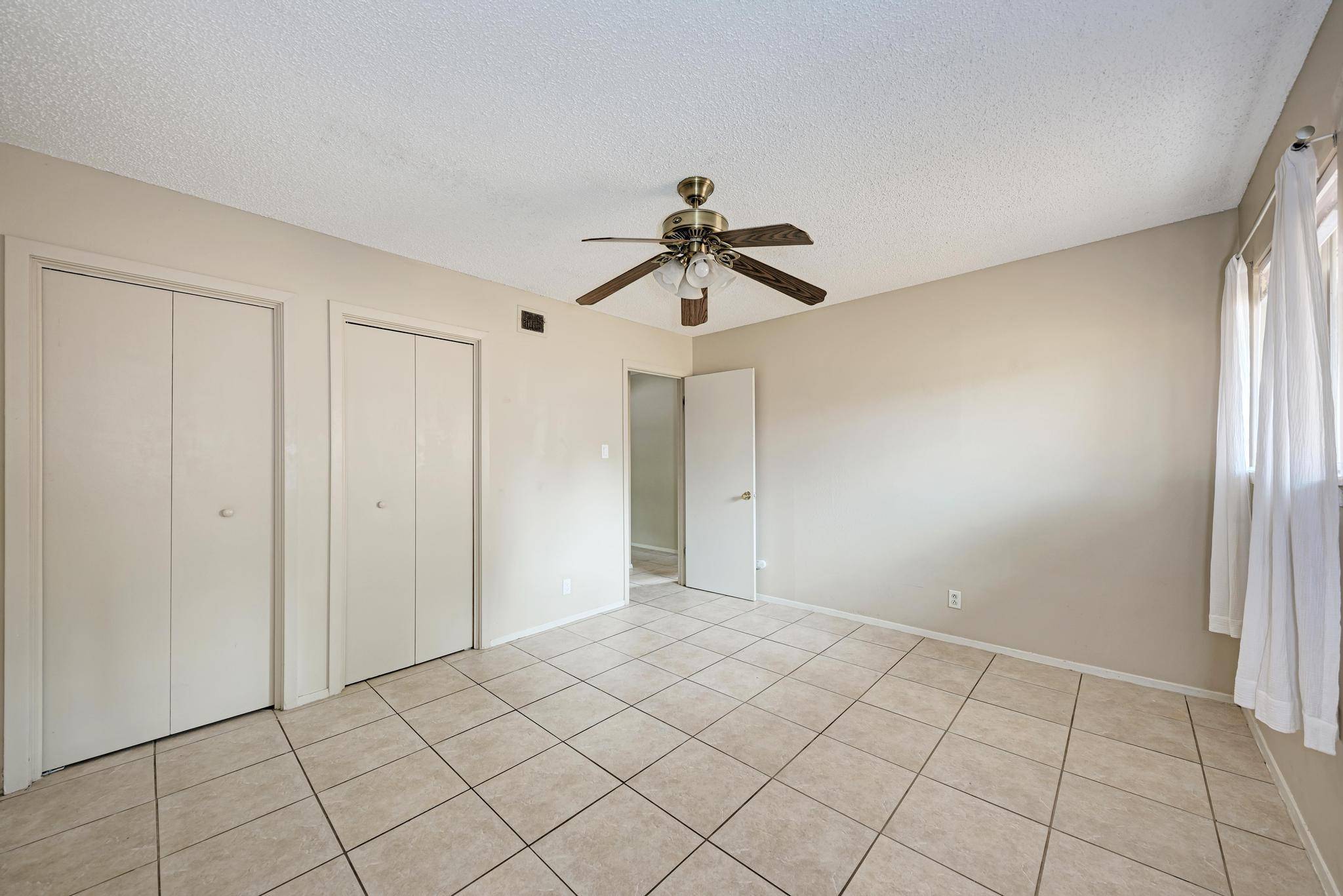 8103 Exmoor DR #B, Austin, TX 78757