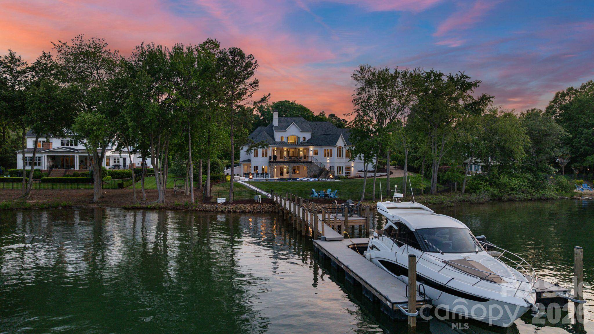 114 Cape Cod WAY, Mooresville, NC 28117