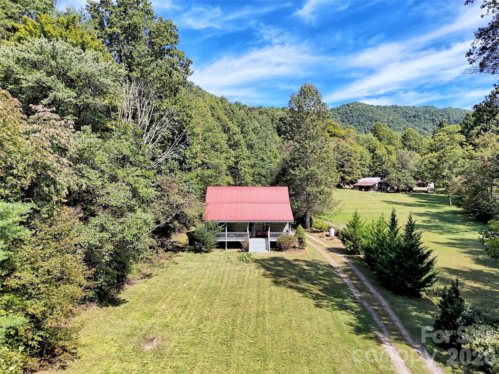 57 Pebble DR, Whittier, NC 28789