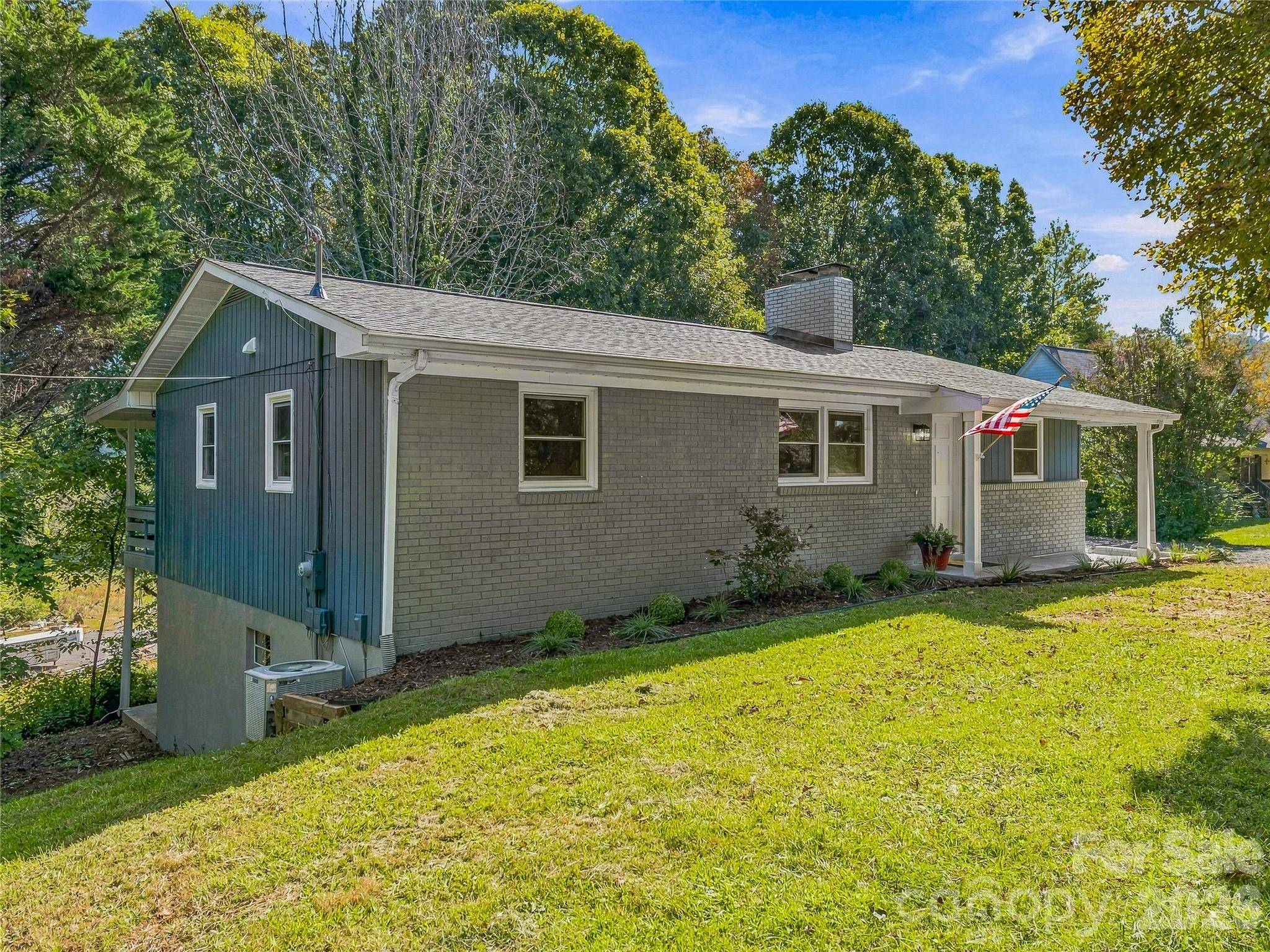 71 Murphy Hill RD, Weaverville, NC 28787