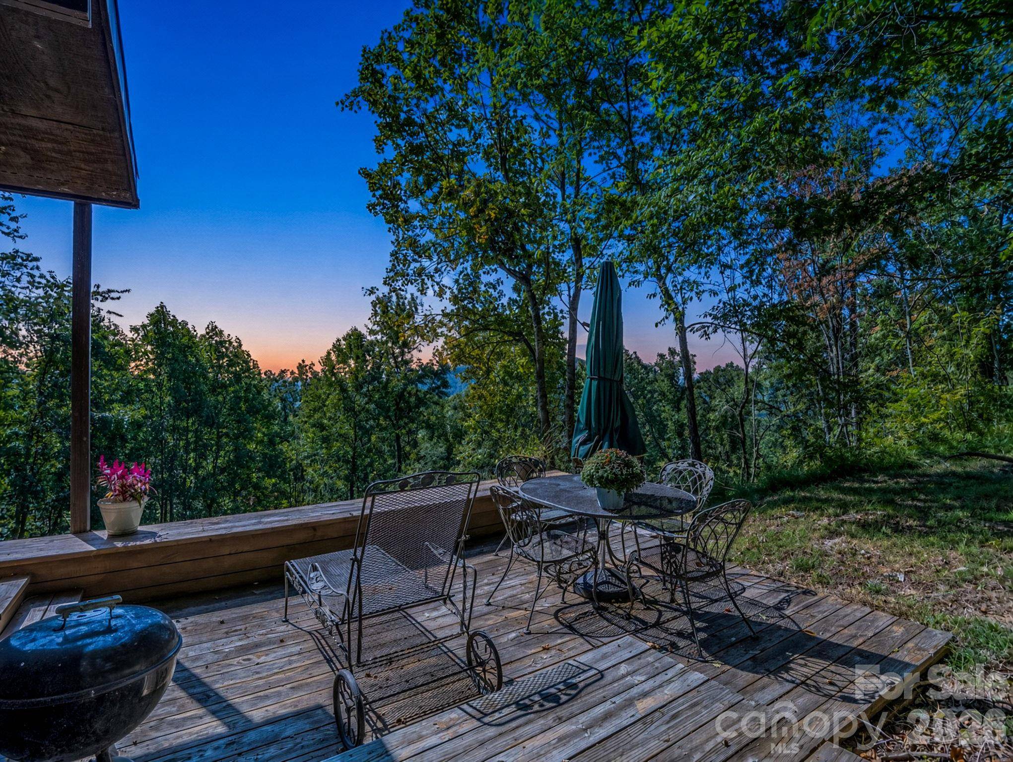 500 E Poplar DR, Hendersonville, NC 28792